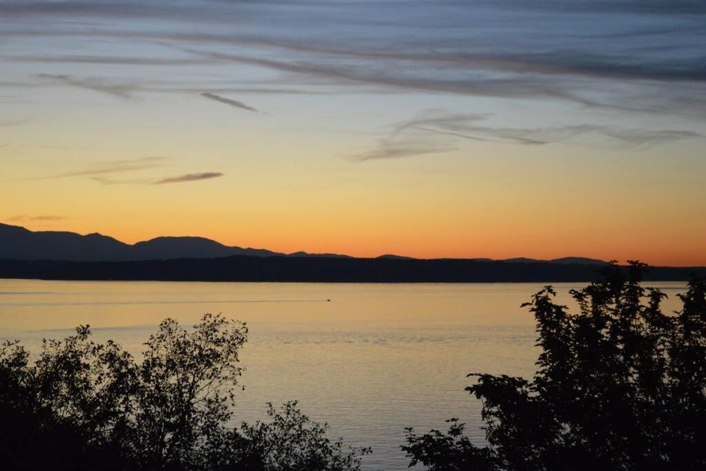 1-Bedroom Seaview Guesthouse On Seattle Luxury Estate With Views Of Olympic Mountains Exterior foto
